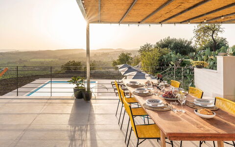 Villa Arcobaleno: Mueble, Mueble Para Exteriores, Silla, Mesa, Cocina Y Comedor Mesa, Mesa Al Aire Libre, Restaurante, Patio, Sombra, Comedor