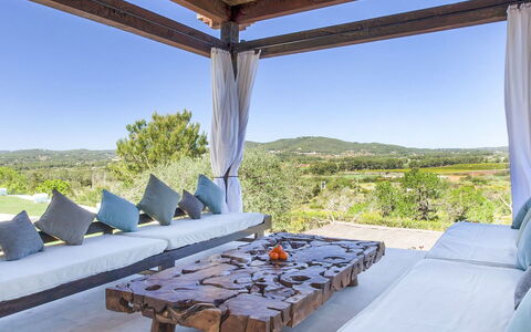 Villa Blueberry: Mueble, Mueble Para Exteriores, Sombra, Recurso, Silla, Material Natural, Paisajismo, Piscina, Estructura Al Aire Libre, Eco Hotel