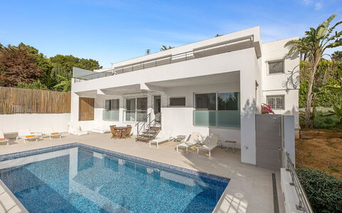 Villa Relaja: Arquitectura, Casa, Barrio Residencial, Material Compuesto, Departamento, Inmuebles, Piscina, Sombra, Hormigón, Balcón