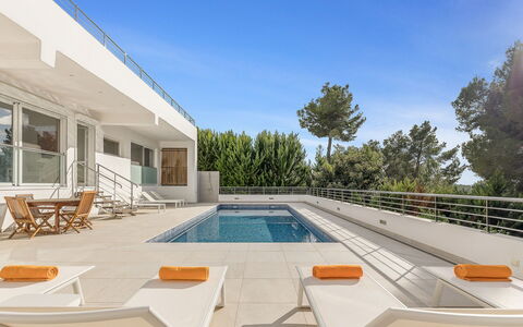 Villa Relaja: Piscina, Mueble Para Exteriores, Sombra, Balcón, Inmuebles, Recurso, Silla, Villa, Eco Hotel, Patio