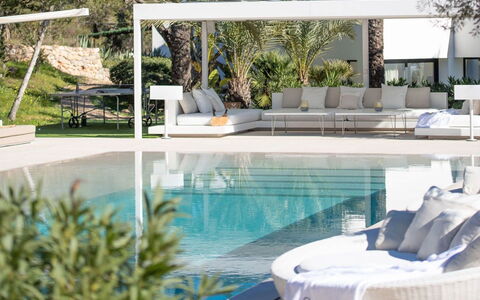 Villa Fabula: Mueble Para Exteriores, Piscina, Recurso, Silla, Eco Hotel, Villa, Sombra, Estructura Al Aire Libre, Material Natural
