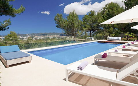 Villa Bacio: Piscina, Mueble, Mueble Para Exteriores, Recurso, Sunlounger, Material Compuesto, Silla, Sombra, Eco Hotel, Villa