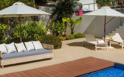 Villa Bacio: Mueble Para Exteriores, Mueble, Sunlounger, Paraguas, Piscina, Maceta, Recurso, Sombra, Silla, Eco Hotel