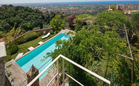 La Rocca di Monteggiori: Piscina, Inmuebles, Eco Hotel, Villa, Hacienda