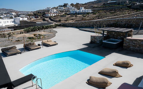 Villa Targer: Azul, Piscina, Recurso, Mueble Para Exteriores, Costa, Sombra, Eco Hotel, Ciudad De Vacaciones, Villa, Hotel