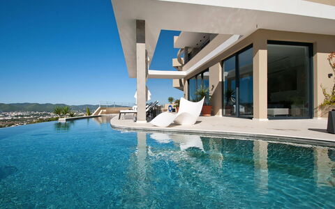 Villa Lola: Departamento, Piscina, Recurso, Villa, Balcón, Ciudad De Vacaciones, Hotel, Mansión, Eco Hotel, Ático