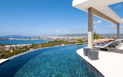 Villa Lola: Piscina, Recurso, Hotel, Villa, Eco Hotel, Ciudad De Vacaciones, Balneario, Ático