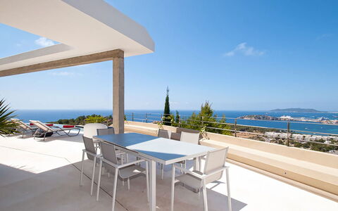 Villa Lola: Mueble, Silla, Suelo, Sombra, Recurso, Departamento, Mueble Para Exteriores, Cocina Y Comedor Mesa, Eco Hotel, Balcón
