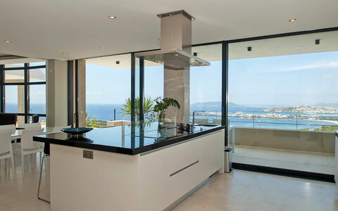 Villa Lola: Mueble, Diseño De Interiores, Piso, Suelo, Cocina, Techo, Madera, Silla, Mostrador, Mesa