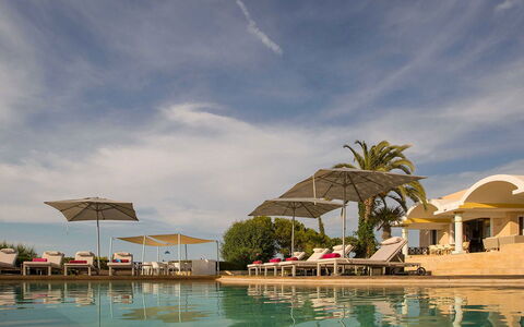 West Coast: Piscina, Paraguas, Recurso, Sunlounger, Mueble Para Exteriores, Hacienda, Eco Hotel, Villa, Sombra, Ciudad De Vacaciones