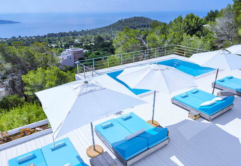 Villa Angelic: Azul, Piscina, Recurso, Mueble Para Exteriores, Sunlounger, Ocio, Eco Hotel, Paraguas, Hotel, Villa