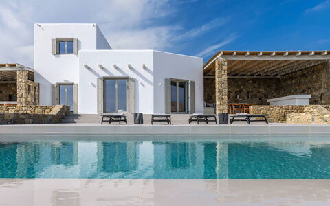 Villa Cupido: Piscina, Villa