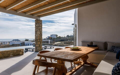 Villa Cupido: Mueble, Material Compuesto, Mueble Para Exteriores, Departamento, Silla, Material Natural, Sombra, Cocina Y Comedor Mesa, Diseño, Balcón