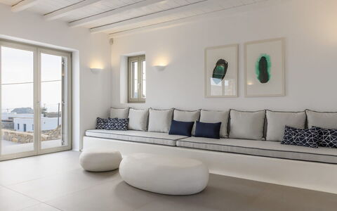 Villa Cupido: Mueble, Piso, Diseño De Interiores, Suelo, Arrojar La Almohada, Sofá, Departamento, Sala, Amortiguar