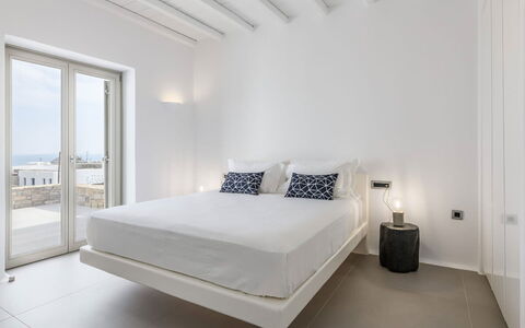 Villa Cupido: Habitación, Suelo, Cama, Departamento, Lecho, Sábana, Marco De La Cama, Hotel, Almohada, Linos