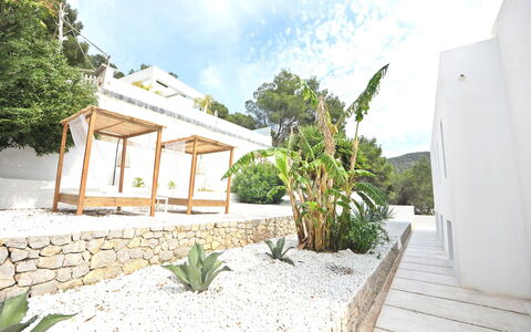 Villa Seahorse: Escalera, Hormigón, Jardín, Paisajismo, Inmuebles, Sombra, Diseño, Pasarela, Recurso, Eco Hotel