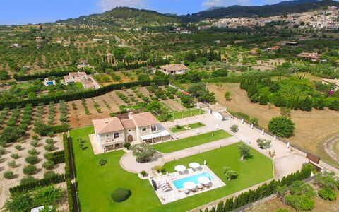Villa Higo: Piscina, Inmuebles, Recurso, Hacienda, Mansión, Paisajismo, Villa, Césped, Casa De Campo, Plantación