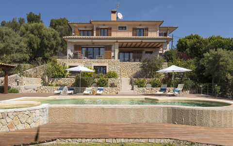 Villa Bridgitte: Casa, Inmuebles, Recurso, Mueble Para Exteriores, Villa, Casa De Campo, Mansión, Losa, Pared De Piedra, Piscina