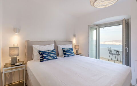 Villa Vesper: Mar, Linos, Habitación, Arrojar La Almohada, Almohada, Hotel, Lecho, Cama, Lámpara, Balcón