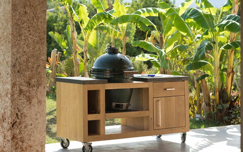 Villa Vineyard: Aparato De Cocina, Cocina, Electrodoméstico, Mostrador, Comida, Estufa, Planta De Casa, Silla, Manchas De Madera, Mueble Para Exteriores