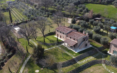 Villa Ripa: Hierba, Inmuebles, Paisaje, El Terreno Del Lote, Casa, Llanura, Área Rural, Asentamientos Humanos, Casa De Campo, Cabaña