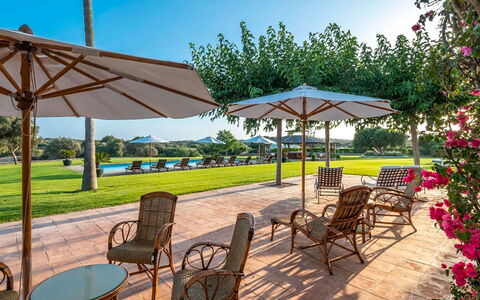 Villa Golf: Azul, Jardín, Recurso, Sombra, Piscina, Ocio, Paraguas, Césped, Paisajismo, Parque