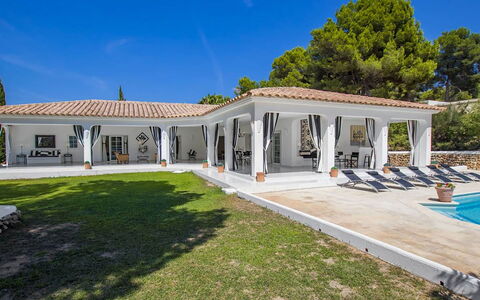 Villa Mosaic: Casa, Inmuebles, Puerta, Mansión, Villa, Hacienda, Sombra, Estructura Al Aire Libre, Porche