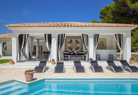 Villa Mosaic: Piscina, Recurso, Inmuebles, Mueble Para Exteriores, Villa, Mansión, Silla, Estructura Al Aire Libre, Eco Hotel, Hacienda