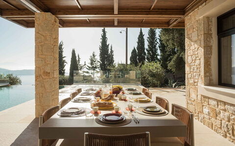 Villa Senia: Mueble, Casa, Cocina Y Comedor Mesa, Mesa, Silla, Sombra, Restaurante, Comedor, Material Natural, Inmuebles