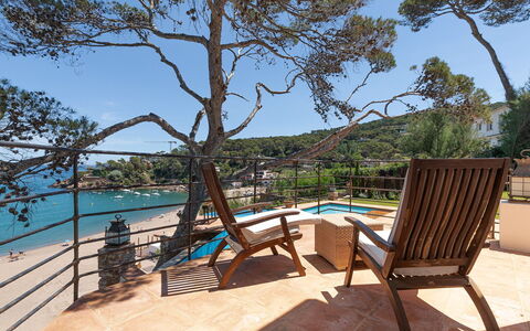Villa Bellalta: Mueble Para Exteriores, Costeras Y Los Accidentes Geográficos Oceánico, Mueble, Costa, Mar, Sombra, Apuntalar, Recurso, Oceano, Bahía