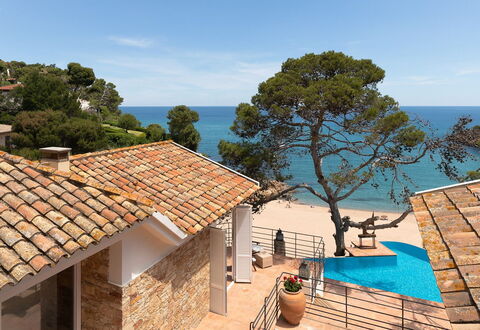 Villa Bellalta: Recurso, Costa, Mar, Piscina, Apuntalar, Ocio, Mueble Para Exteriores, Balneario, Oceano, Villa