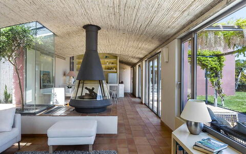 Casa Jhonny: Diseño De Interiores, Techo, Mueble, Piso, Suelo, Casa, Silla, Planta De Casa, Sala, Material Natural