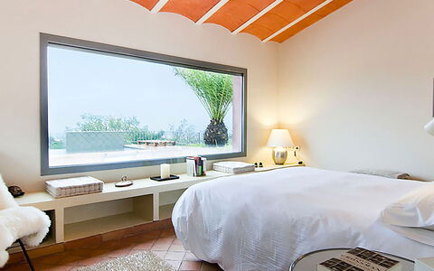 Casa Jhonny: Mueble, Diseño De Interiores, Cama, Pared, Habitación, Suelo, Piso, Techo, Madera, Casa