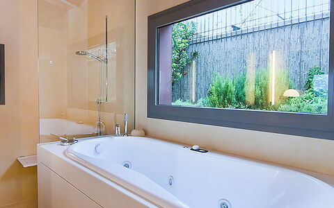 Casa Jhonny: Arreglo De Tubería, Bañera, Baño, Diseño De Interiores, Pared, Piso, Grifo, Suelo, Plomería, Casa