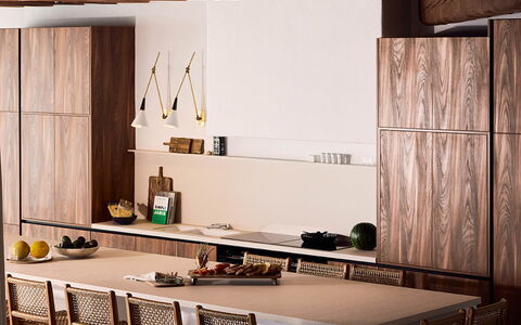 Villa Talia: Mueble, Piso, Madera, Diseño De Interiores, Suelo, Suelos De Madera, Mesa, Marrón, Cocina, Cocina Y Comedor Mesa