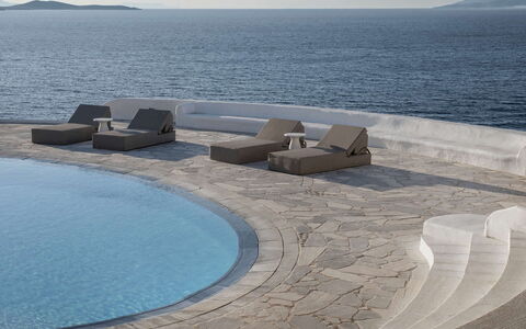 Villa Talia: Cuerpo De Agua, Mar, Costeras Y Los Accidentes Geográficos Oceánico, Costa, Oceano, Mueble Para Exteriores, Piscina, Apuntalar, Playa, Zona Tropical