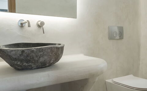 Villa Osiride: Arreglo De Tubería, Lavabo, Baño, Grifo, Plomería, Lavabo Del Baño, Espejo, Cerámico, Material Natural