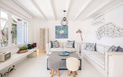 Villa Tiche: Mueble, Pared, Diseño De Interiores, Sofá, Piso, Suelo, Casa, Sala, Habitación, Departamento