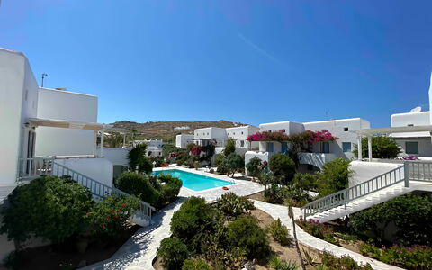 Mykonos Pool House 4: Jardín, Paisajismo, Piscina, Recurso, Balcón, Patio, Villa, Eco Hotel, Hotel