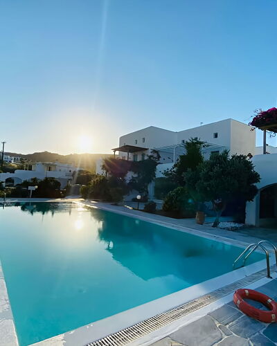 Mikonos Pool House 6: Piscina, Recurso, Mueble Para Exteriores, Ocio, Eco Hotel, Sunlounger, Paraguas, Ciudad De Vacaciones, Hotel, Vacaciones