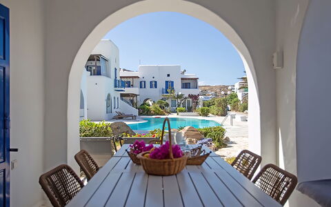 Mykonos Pool House 8: Azul, Casa, Recurso, Inmuebles, Villa, Hotel, Silla, Piscina, Mueble Para Exteriores, Sunlounger