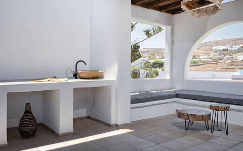 Mykonos Pool House 9: Piso, Suelo, Mueble, Diseño De Interiores, Techo, Arquitectura, Habitación, Suelos De Madera, Sala