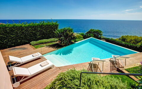 Villa Kate: Azul, Agua, Piscina, Recurso, Ocio, Mueble Para Exteriores, Mar, Eco Hotel, Oceano, Sombra