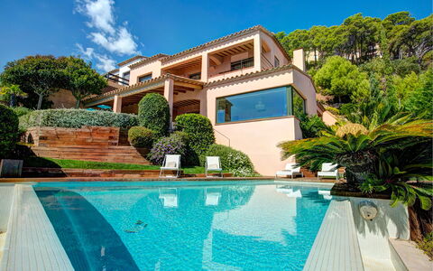 Villa Kate: Barrio Residencial, Casa, Recurso, Piscina, Arquitectura, Casa, Inmuebles, Jardín, Eco Hotel, Balcón