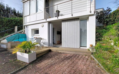 Arcachon 151: Mueble, Arbusto, Jardín, Mueble Para Exteriores, Sombra, Mesa Al Aire Libre, Silla, Patio, Patio Interior, Yarda