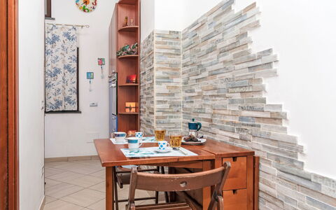 Casa Mirta: Sombra, Porche, Balcón, Cerca, Pretil, Estructura Al Aire Libre