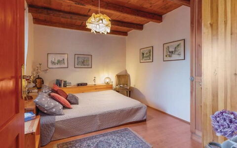 Leder: Mueble, Cama, Diseño De Interiores, Habitación, Piso, Suelo, Pared, Madera, Sábana, Techo
