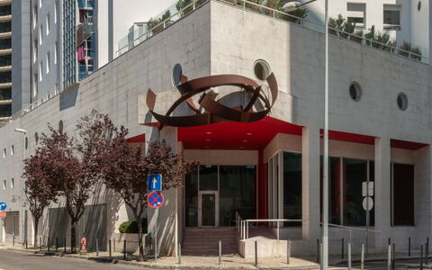 Expo Oriente Lis: Edificio, Tiempo De Día, Área Urbana, Ciudad, Área Metropolitana, Fachada, Arquitectura, By, Edificio Comercial