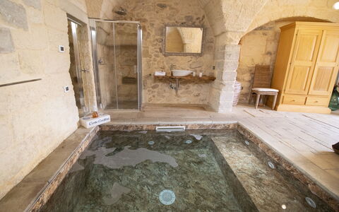 Coclea Heritage Suites: Piso, Suelo, Material Compuesto, Loseta, Piscina, Caliza
