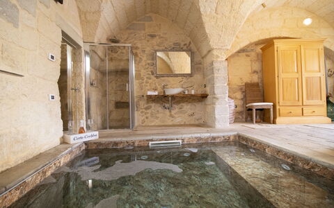 Coclea Heritage Suites: Piso, Arquitectura, Suelo, Techo, Lámpara, Loseta, Hotel, Caliza, Caravasar, Piscina